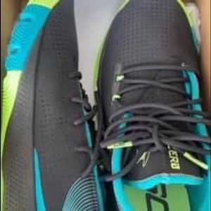 Boys 6Y UA Sc zero iii brand new